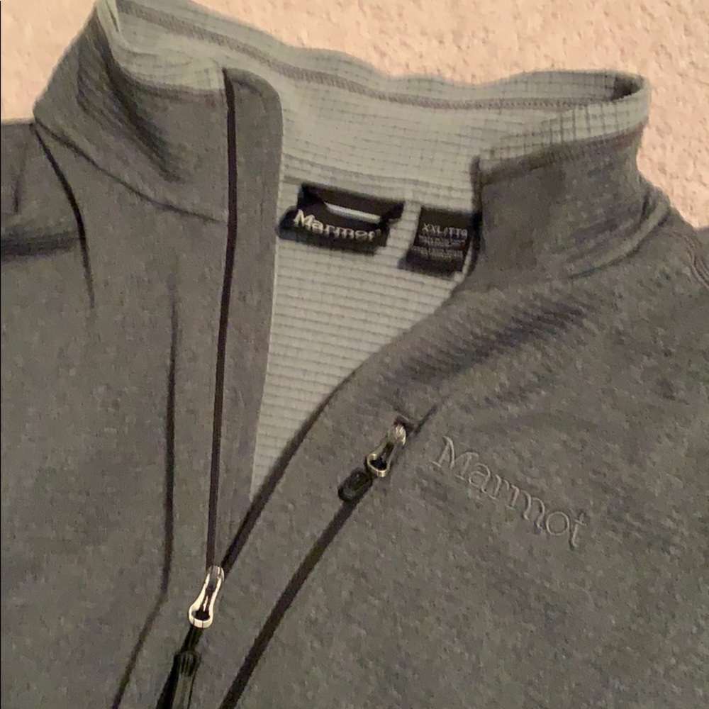 3/4 zipped jacket